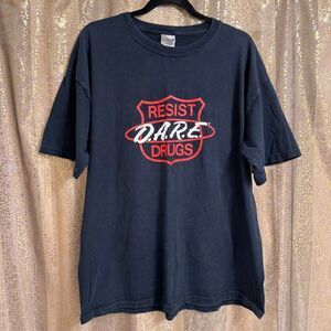 D.A.R.E. Resist Drugs 2000's Black Red Gildan Heavy Cotton Shirt XL